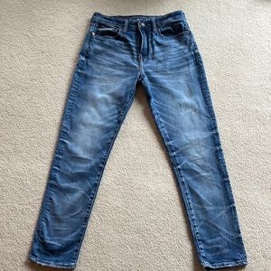Men’s American Eagle Athletic fit Size 30/32. Never worn.